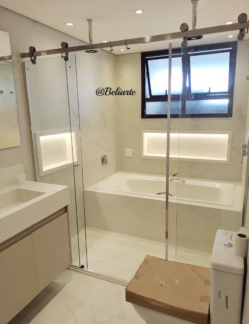 Fechamento de vidro em cozinha